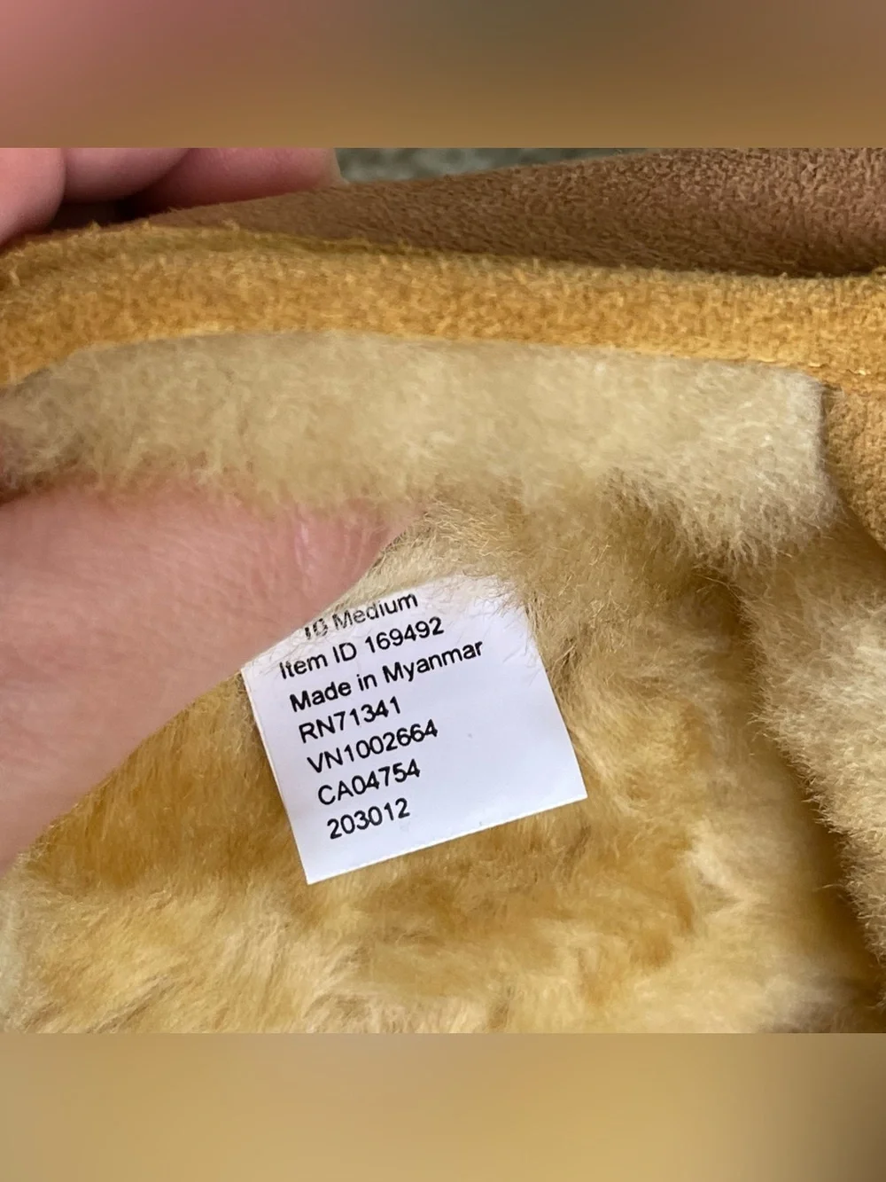 LL Bean Wicked Good Men's Slippers Tan Suede Shearling Warm Moccasin, Size 10M